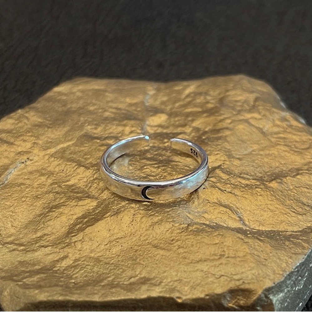 Moon ring